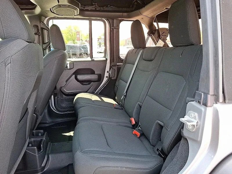2021 Jeep JL Wrangler - Image 11 of 12