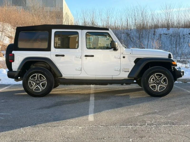 2021 Jeep JL Wrangler - Image 9 of 12