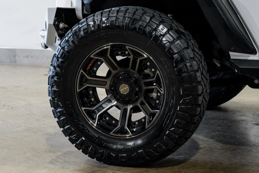 2021 Jeep JL Wrangler - Image 9 of 12
