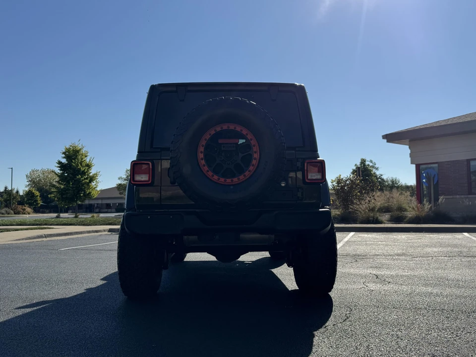 2021 Jeep JL Wrangler - Image 17 of 31