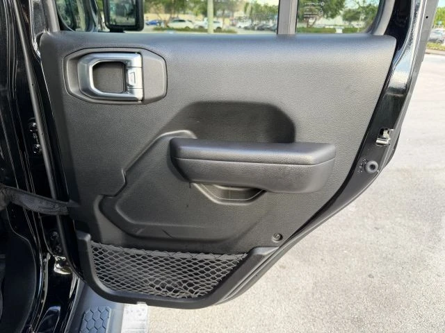 2021 Jeep JL Wrangler - Image 20 of 21