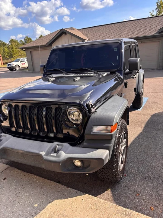 2021 Jeep JL Wrangler - Image 2 of 9