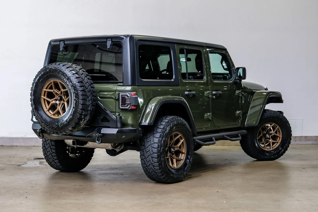 2021 Jeep JL Wrangler - Image 5 of 12