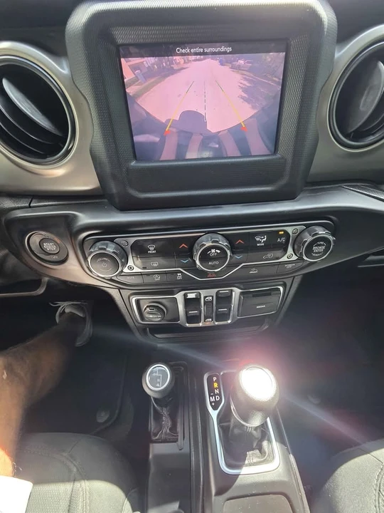 2021 Jeep JL Wrangler - Image 16 of 16