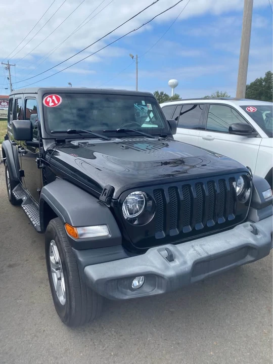 2021 Jeep JL Wrangler - Image 3 of 4