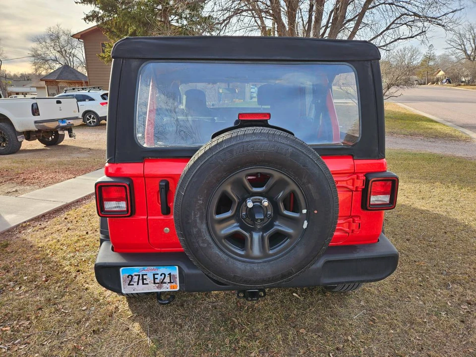 2021 Jeep JL Wrangler - Image 5 of 15