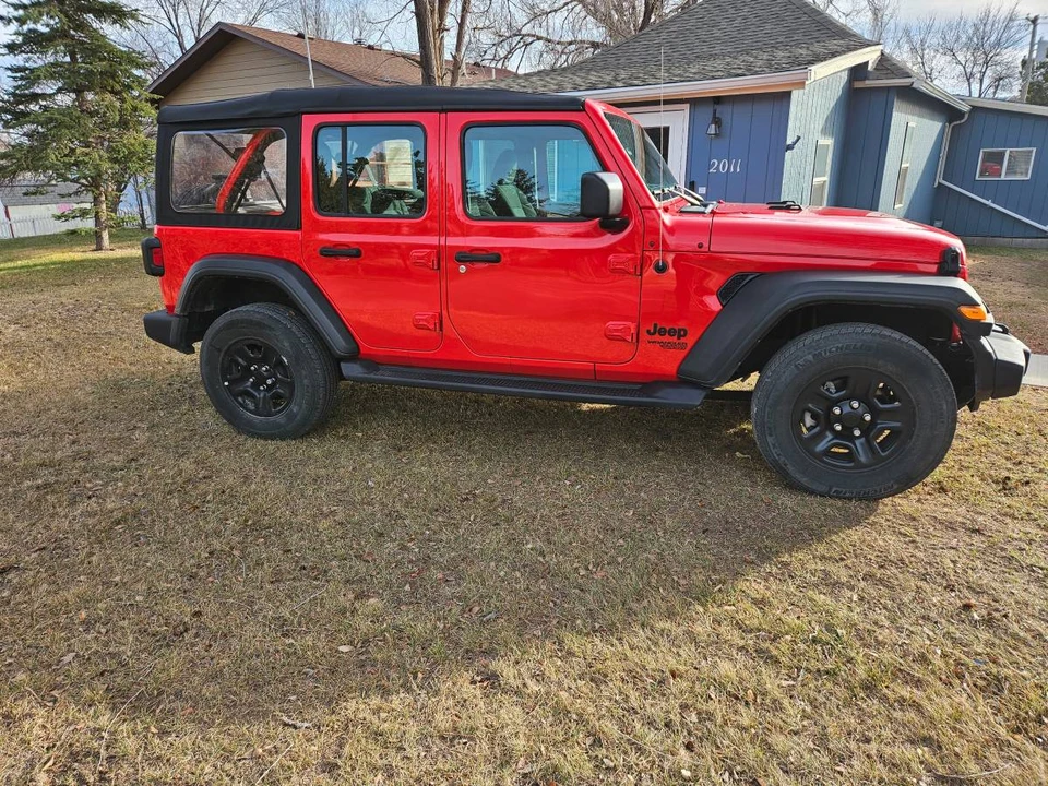 2021 Jeep JL Wrangler - Image 4 of 15