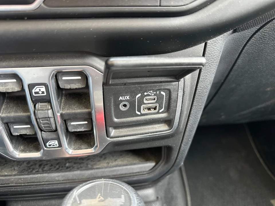 2021 Jeep JL Wrangler - Image 30 of 31
