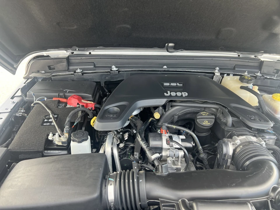 2021 Jeep JL Wrangler - Image 27 of 28