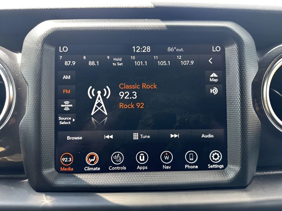 2021 Jeep JL Wrangler - Image 16 of 21