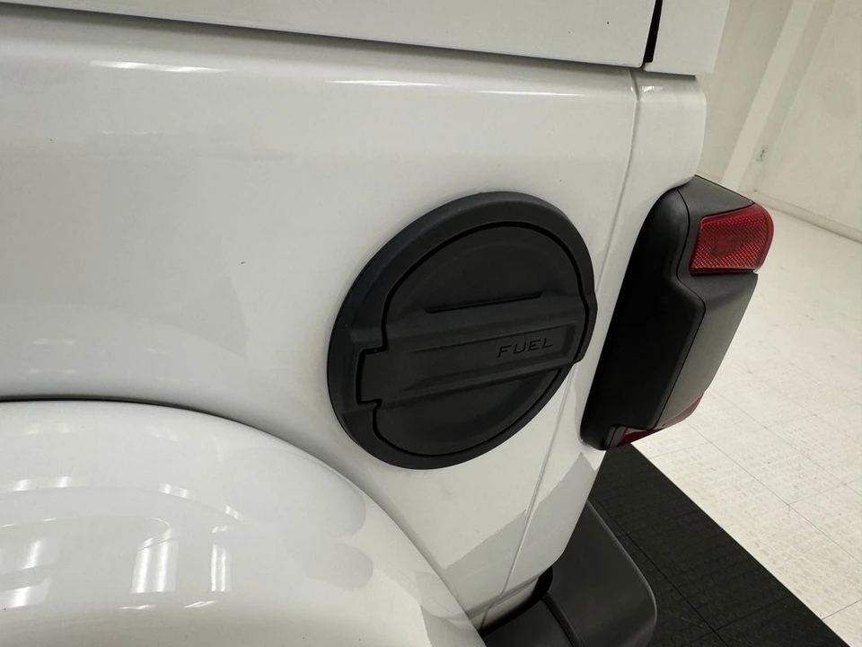 2021 Jeep - Image 25 of 31