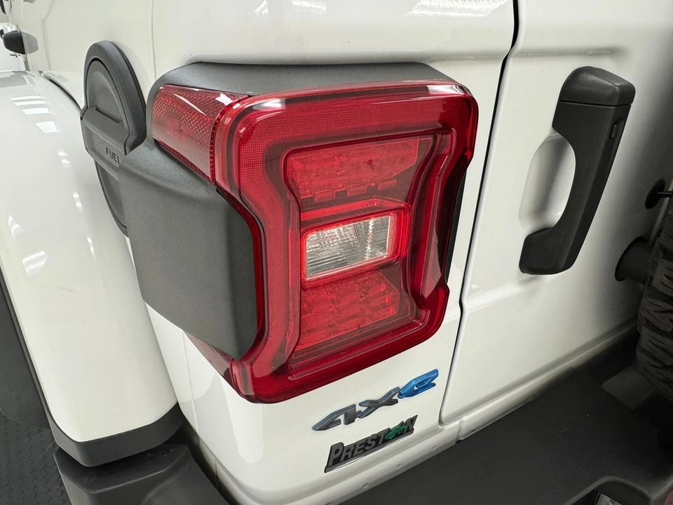 2021 Jeep - Image 27 of 31
