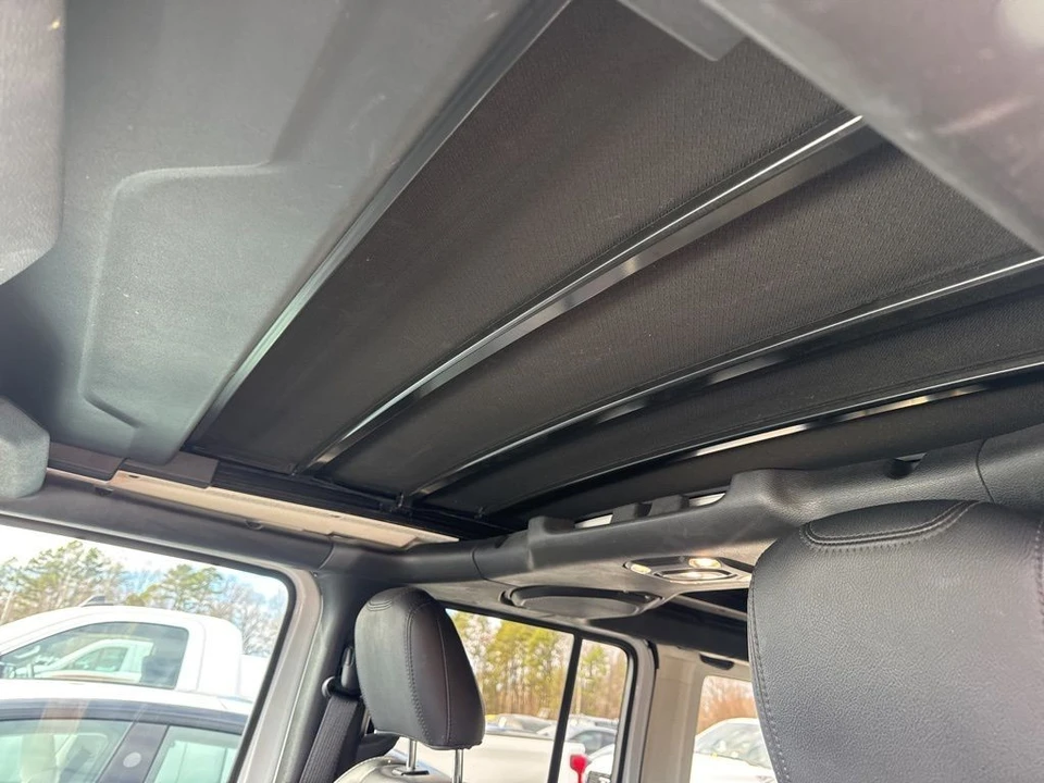 2021 Jeep JL Wrangler - Image 4 of 5