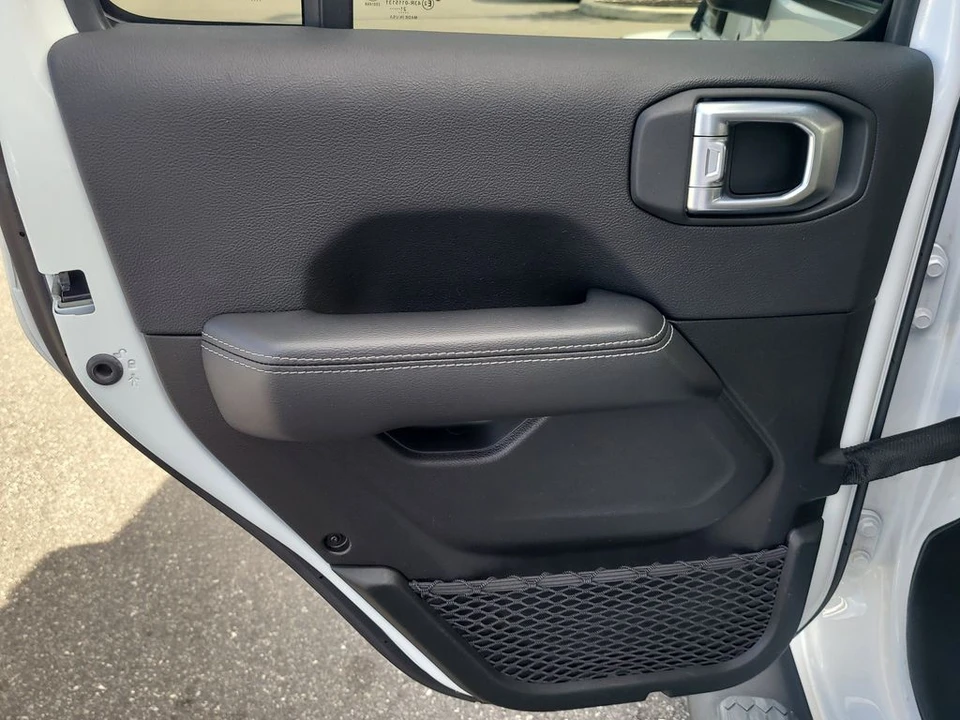 2021 Jeep JL Wrangler - Image 10 of 12