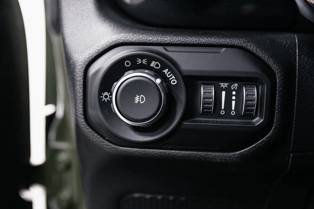 2021 Jeep JL Wrangler - Image 8 of 12