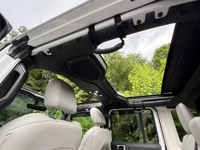 2021 Jeep JL Wrangler - Image 30 of 31