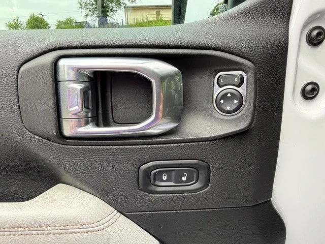 2021 Jeep JL Wrangler - Image 12 of 31