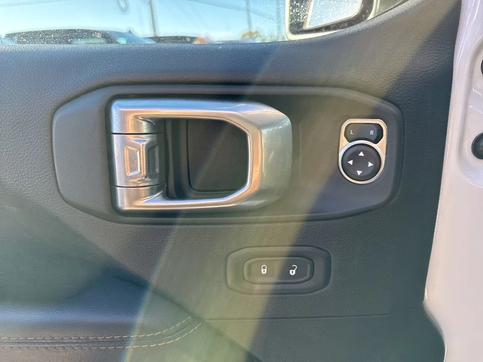 2021 Jeep JL Wrangler - Image 25 of 31