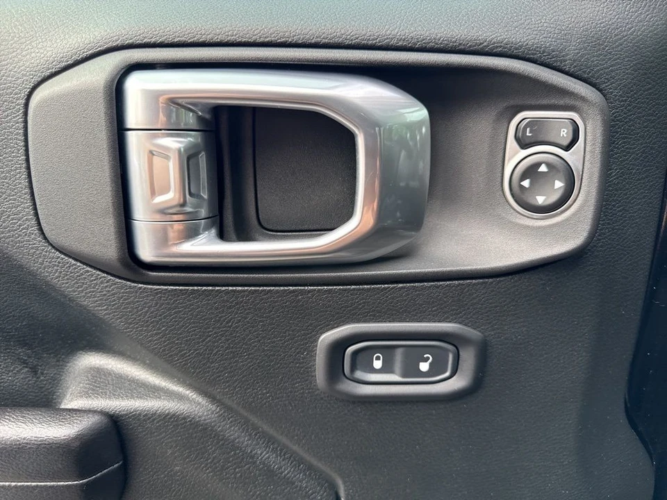 2021 Jeep JL Wrangler - Image 23 of 31
