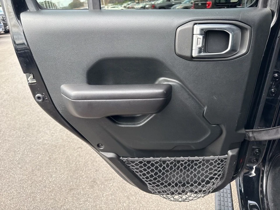 2021 Jeep JL Wrangler - Image 24 of 31