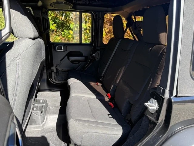 2021 Jeep JL Wrangler - Image 14 of 21