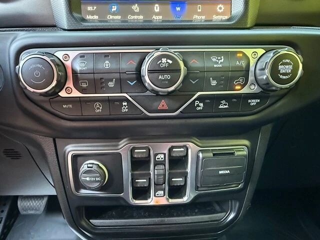 2021 Jeep JL Wrangler - Image 24 of 29