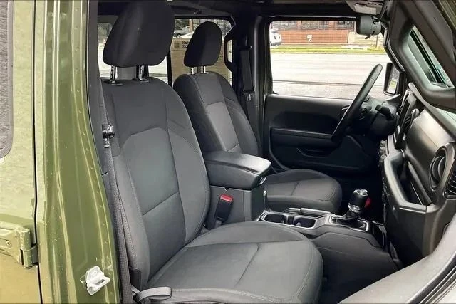 2021 Jeep JL Wrangler - Image 10 of 12