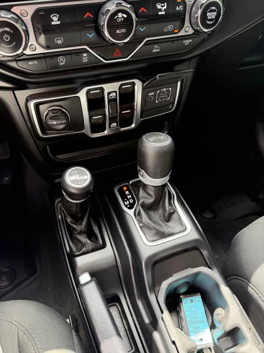 2021 Jeep JL Wrangler - Image 15 of 19