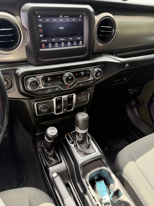 2021 Jeep JL Wrangler - Image 13 of 19