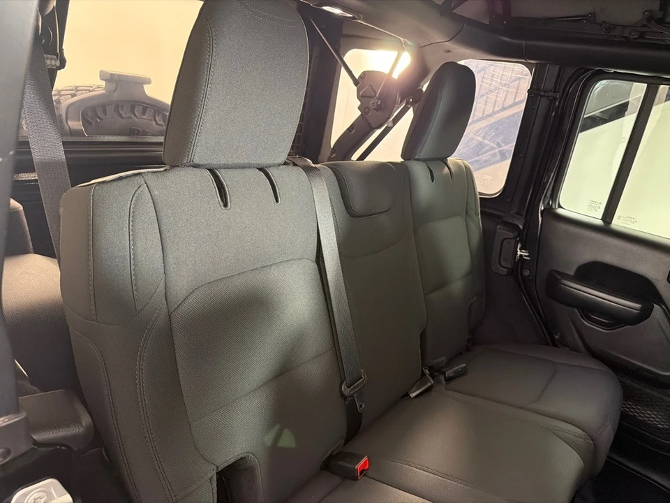2021 Jeep JL Wrangler - Image 24 of 28