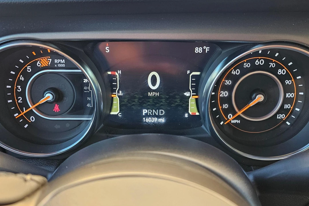 2021 Jeep JL Wrangler - Image 24 of 31