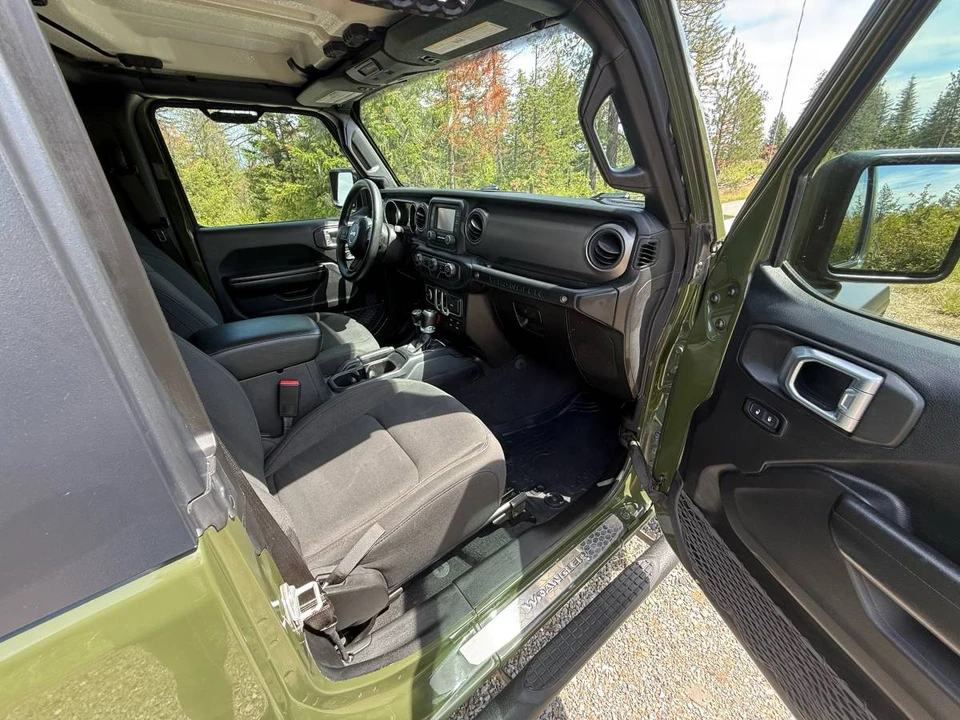 2021 Jeep JL Wrangler - Image 13 of 18