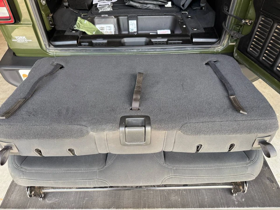 2021 Jeep JL Wrangler - Image 15 of 18