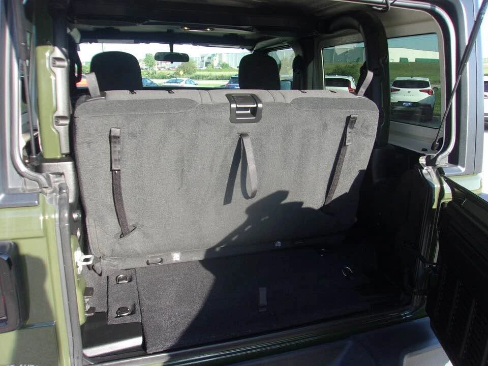 2021 Jeep JL Wrangler - Image 17 of 18