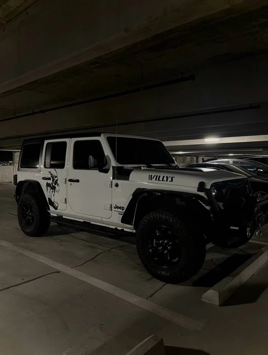 2021 Jeep JL Wrangler - Image 19 of 20