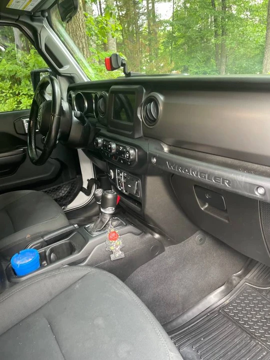 2021 Jeep JL Wrangler - Image 6 of 7