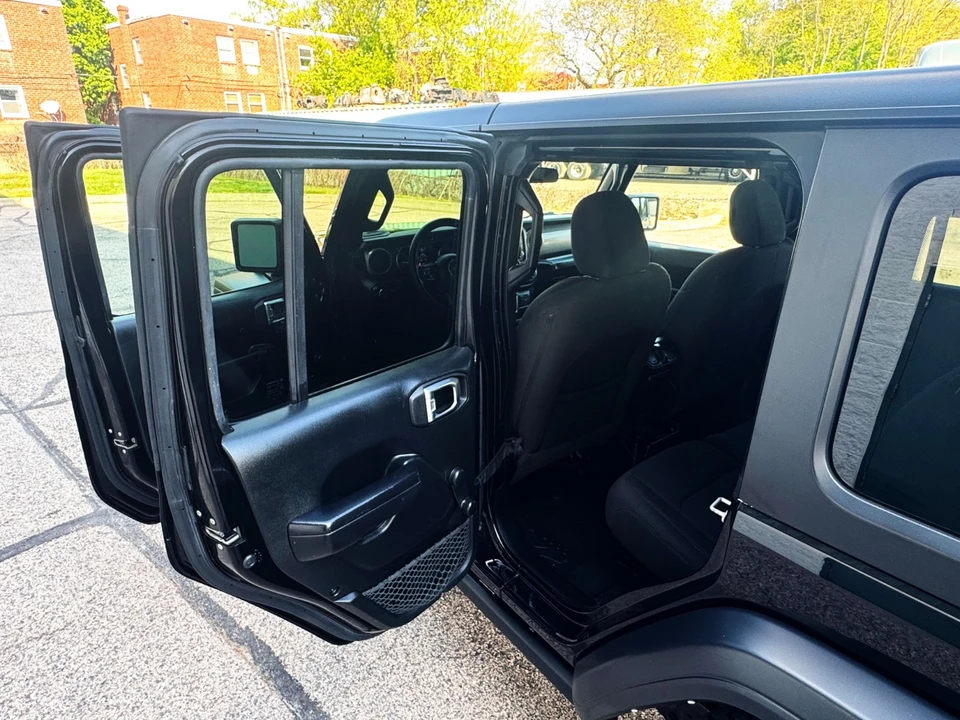 2021 Jeep Wrangler - Image 10 of 31