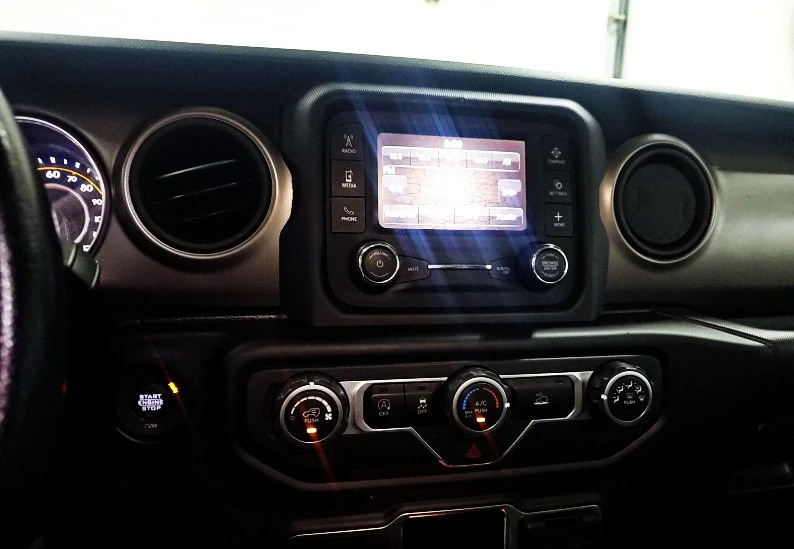 2021 Jeep JL Wrangler - Image 16 of 18
