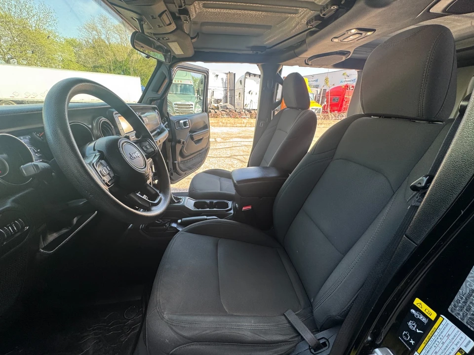 2021 Jeep Wrangler - Image 19 of 31