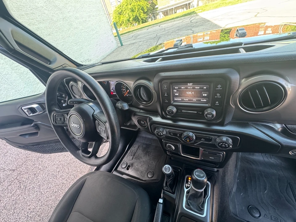 2021 Jeep Wrangler - Image 22 of 31
