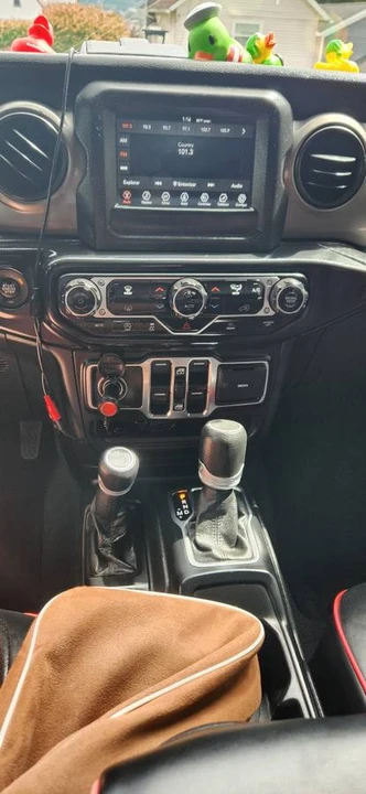 2021 Jeep JL Wrangler - Image 6 of 15