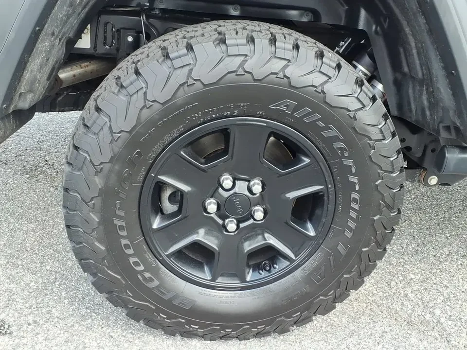 2021 Jeep JT Gladiator - Image 17 of 18