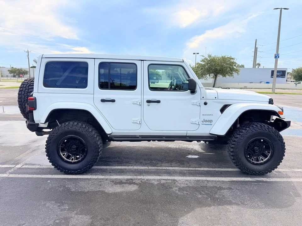 2021 Jeep JL Wrangler - Image 2 of 10