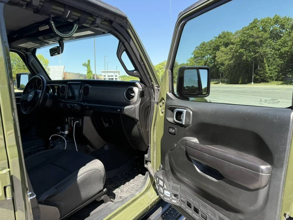 2021 Jeep JL Wrangler - Image 10 of 15