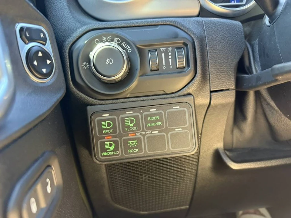 2021 Jeep JL Wrangler - Image 8 of 15