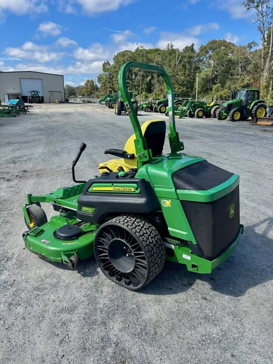 2021 John Deere - Image 2 of 7