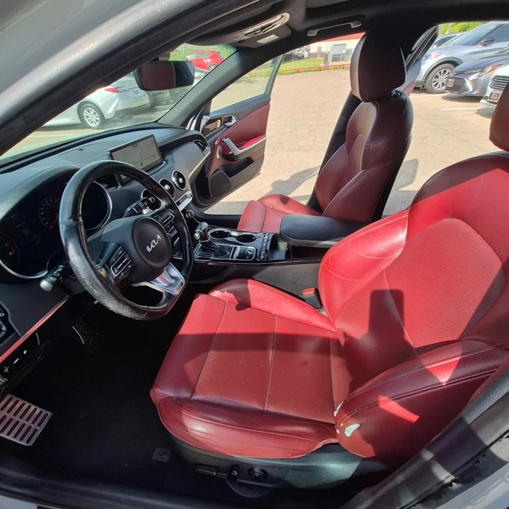 2021 Kia Stinger - Image 7 of 10