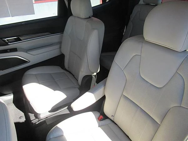 2021 Kia Telluride - Image 17 of 21