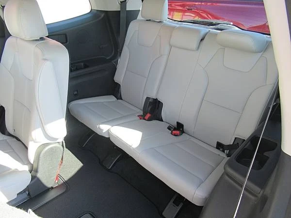 2021 Kia Telluride - Image 18 of 21