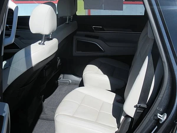 2021 Kia Telluride - Image 16 of 21